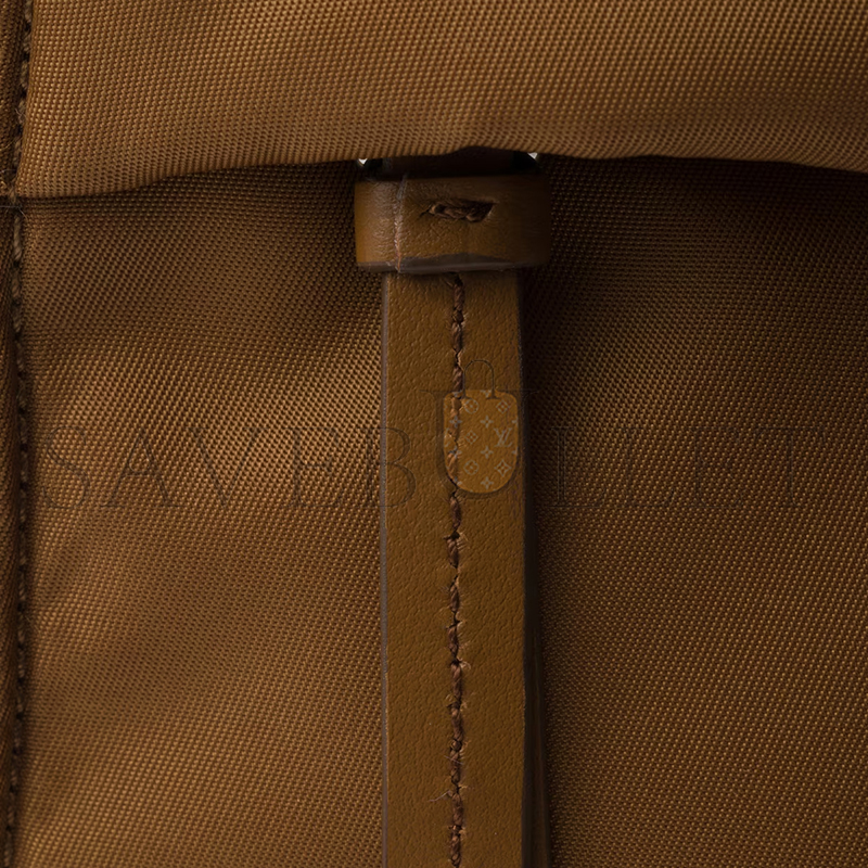 Pra*a traveller small padded re-nylon shoulder bag 1bd313 (23*16*11cm)